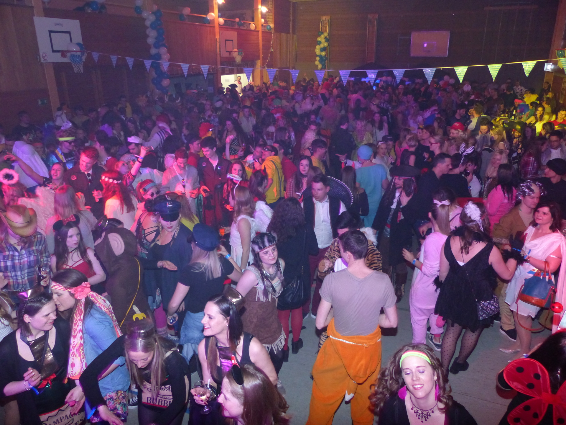 Bild: Blau-Weiss-Party2017 10