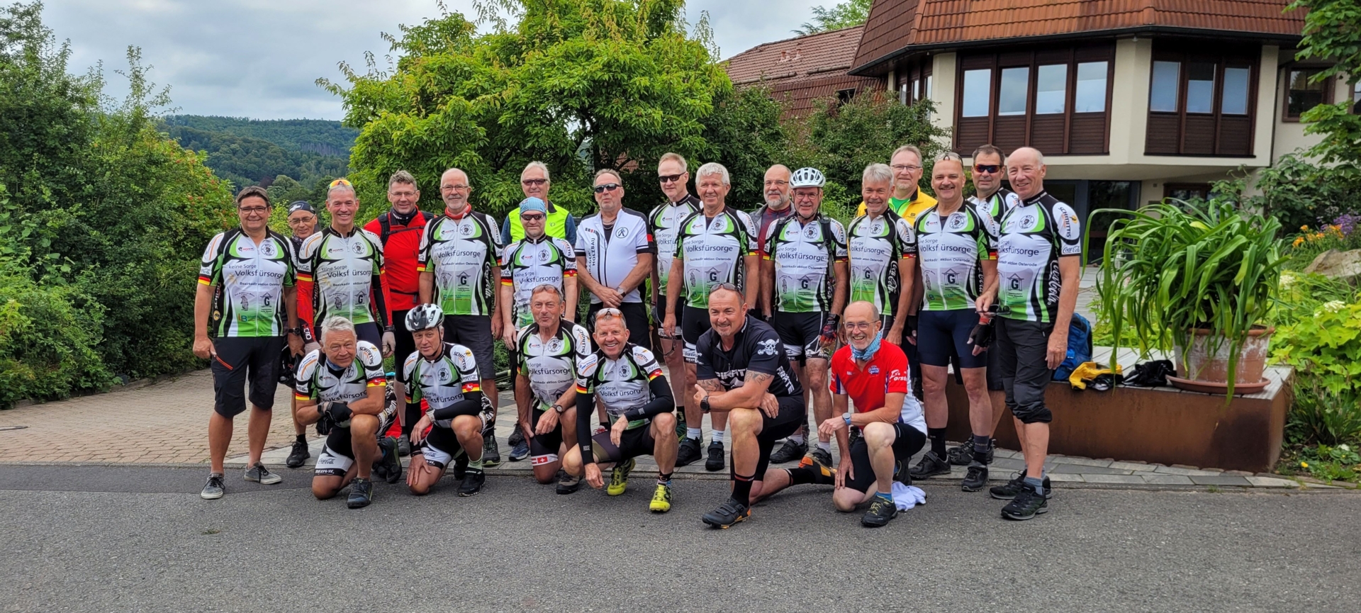 Bild: 2024-07-14-Solling-11 Tag 2, Startaufstellung im Sonnenschein-kl