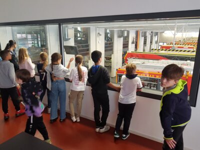 Foto des Albums: Feuerwehr Besuch Klasse 4 im SJ 2023/2024