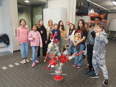 Foto des Albums: Feuerwehr Besuch Klasse 4 im SJ 2023/2024