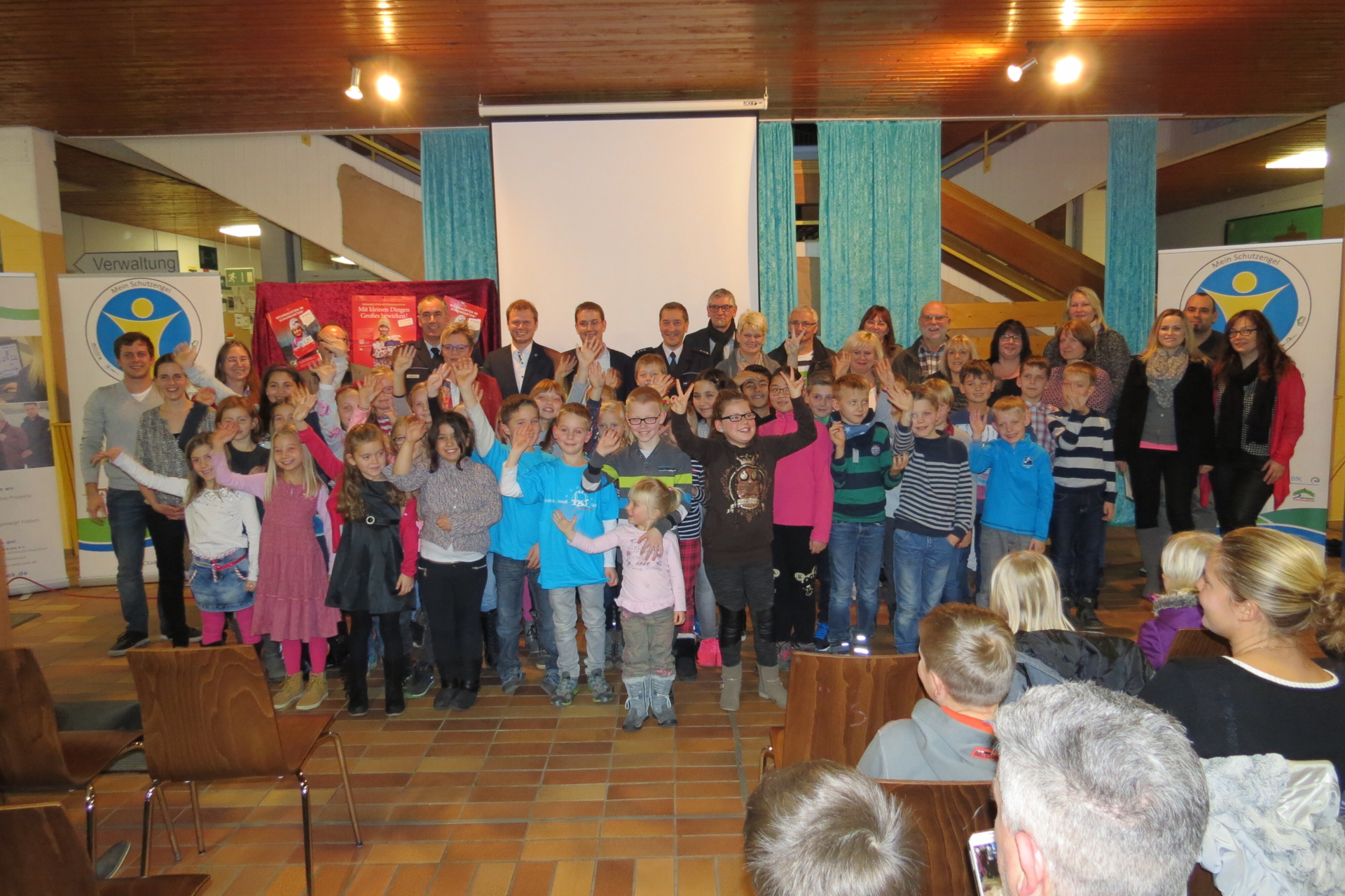 Bild: Bild von der Eröffnungsveranstaltung am 27. November 2015 in Haßmersheim