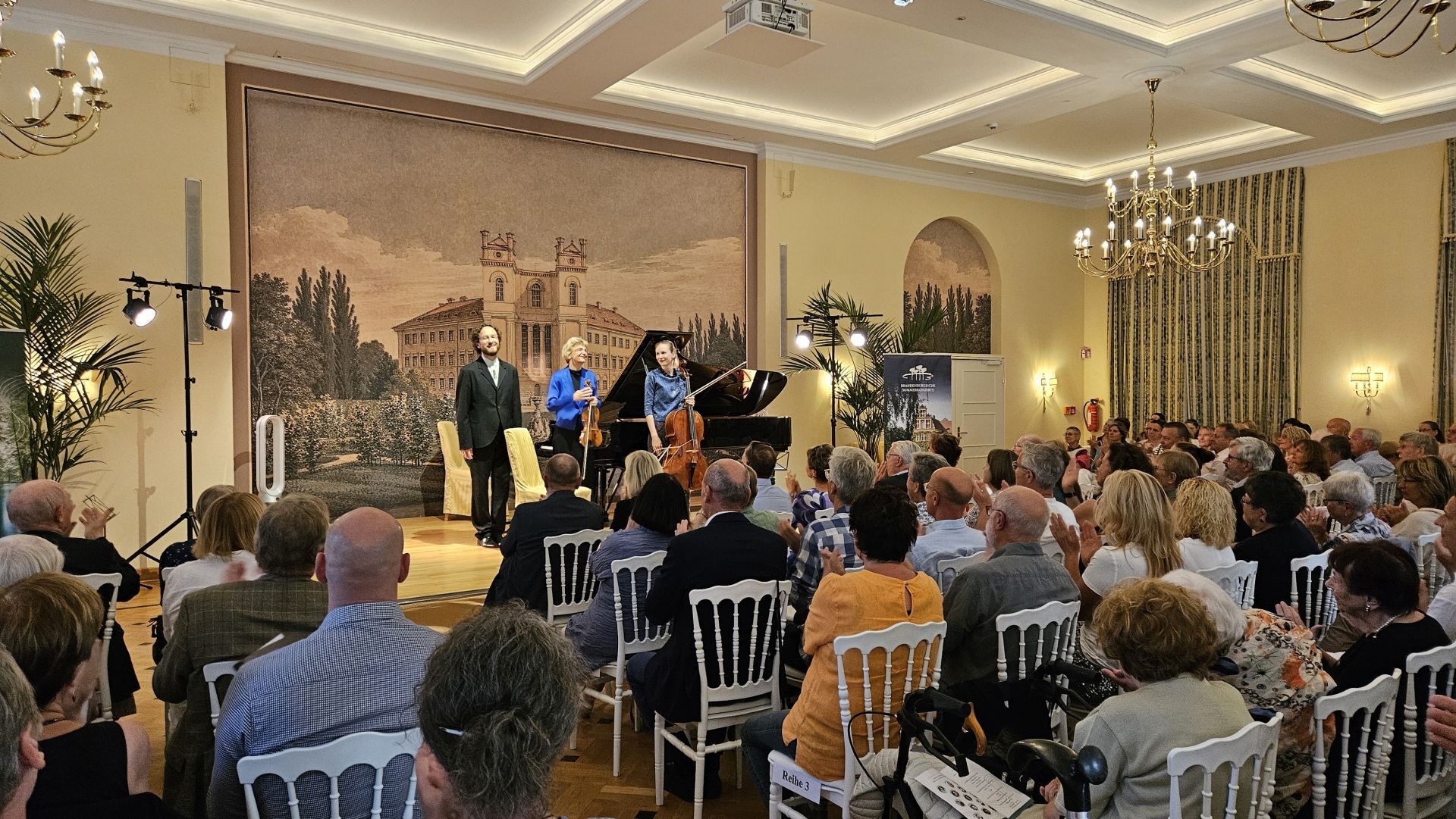 Bild: Konzert im Schloss Lübbenau.