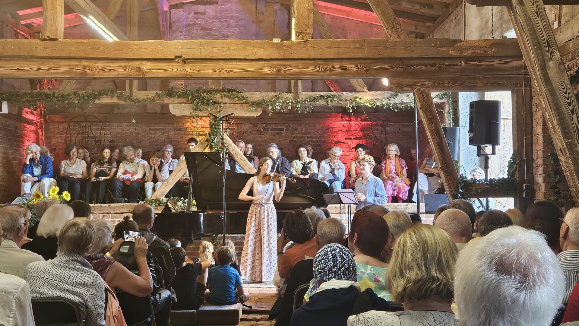 Bild: Vilde Frank spielt