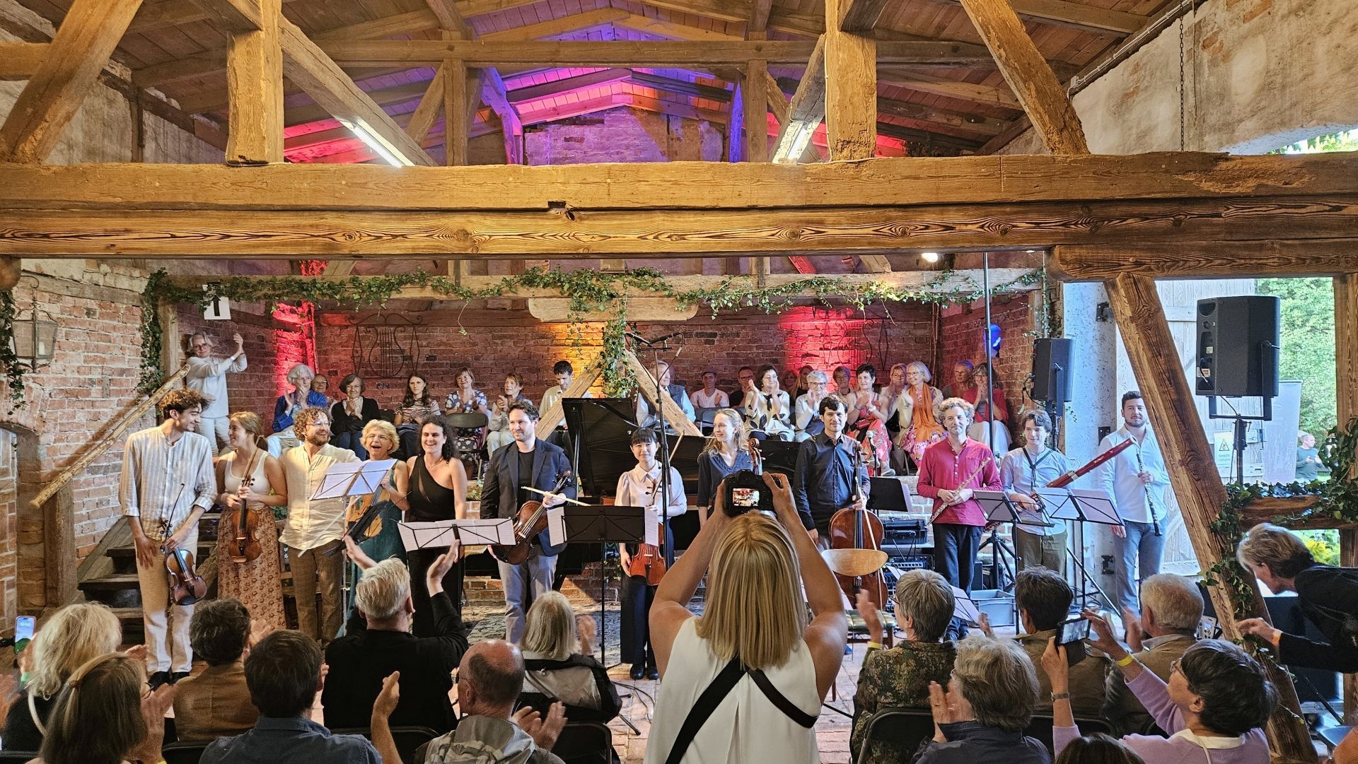 Bild: Finale in der Scheune der Drauschemühle in Bornsdorf: eine Festival-Hymne nach dem Klassiker