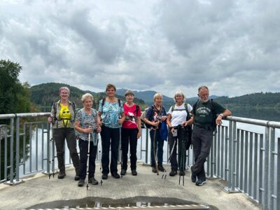 Nicht ganz vollz&auml;hliges Gruppenbild mit Granetalsperre  (Bild vergr&ouml;&szlig;ern)
