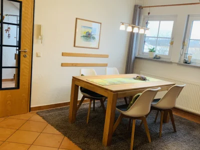 Offenes Wohn-Esszimmer  (Bild vergr&ouml;&szlig;ern)