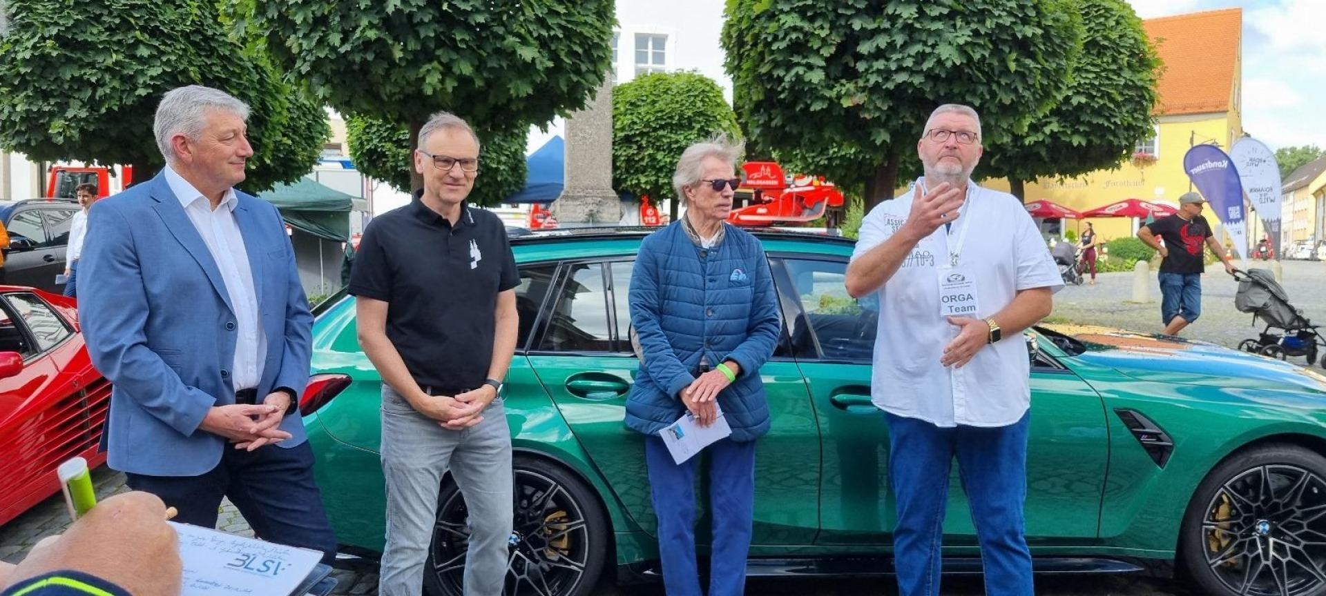 Bild: Begrüßung durch (von links) Organisator Klaus Schuster, Prinz Leopold von Bayern, Bürgermeister Bernd Sommer und 2. Bürgermeister Markus Scharnagl