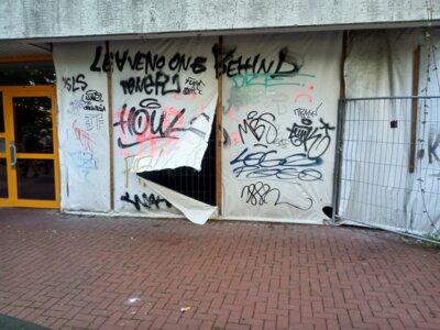 Desolat  (Bild vergr&ouml;&szlig;ern)