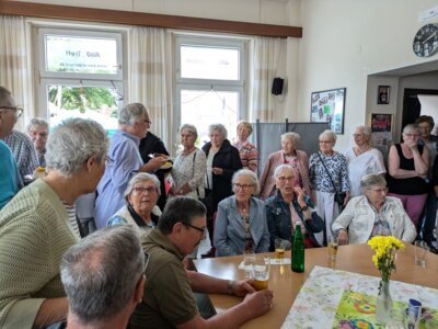 Schlange-Kuchenbuffet 