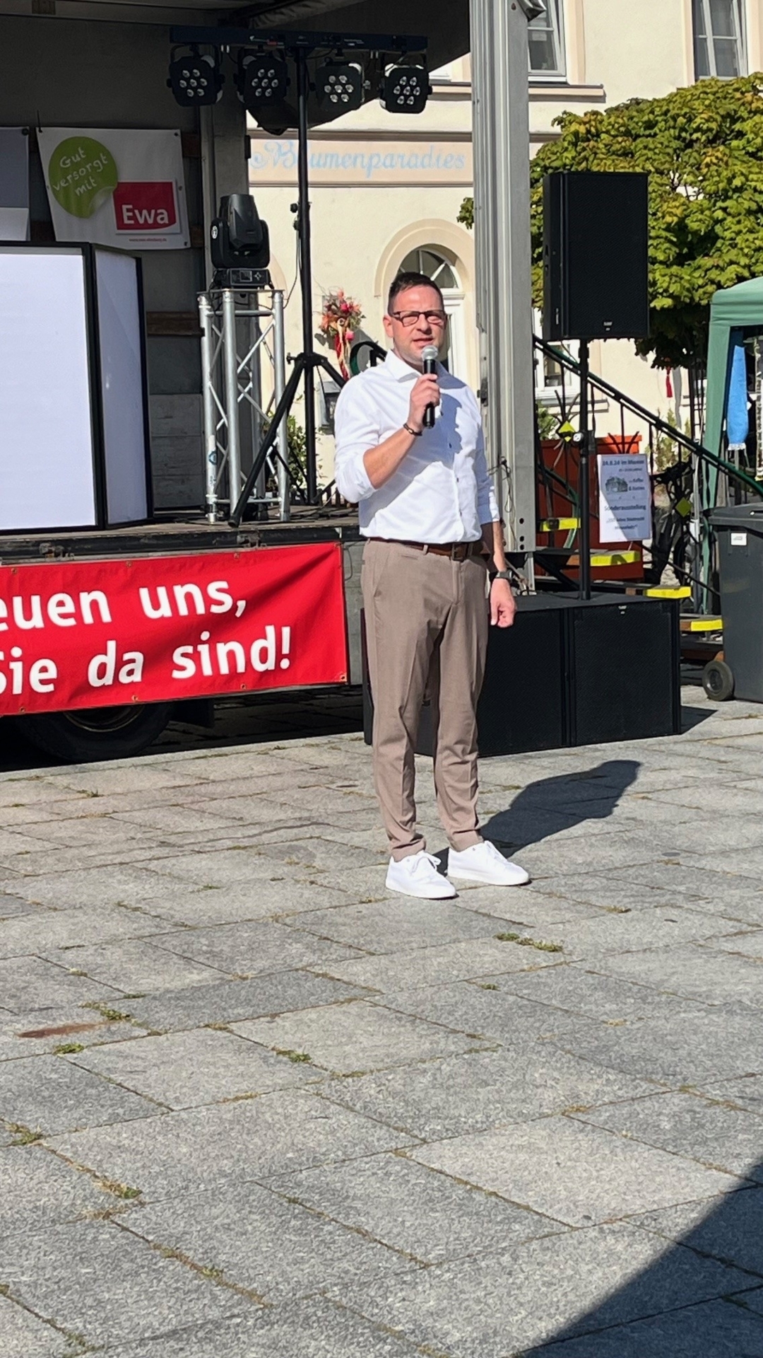 Bild: Begrüßung durch den Bürgermeister