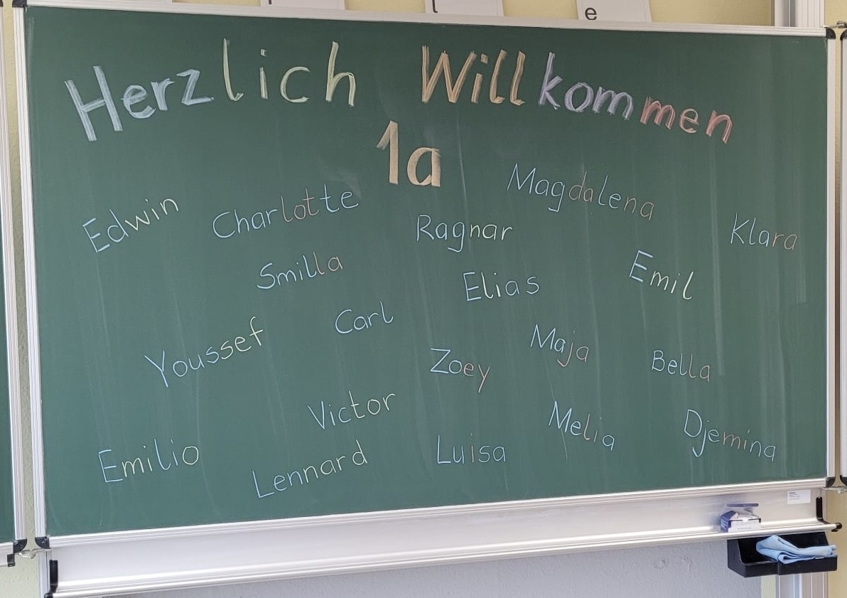 Bild: Die Klasse 1a wird begrüßt.