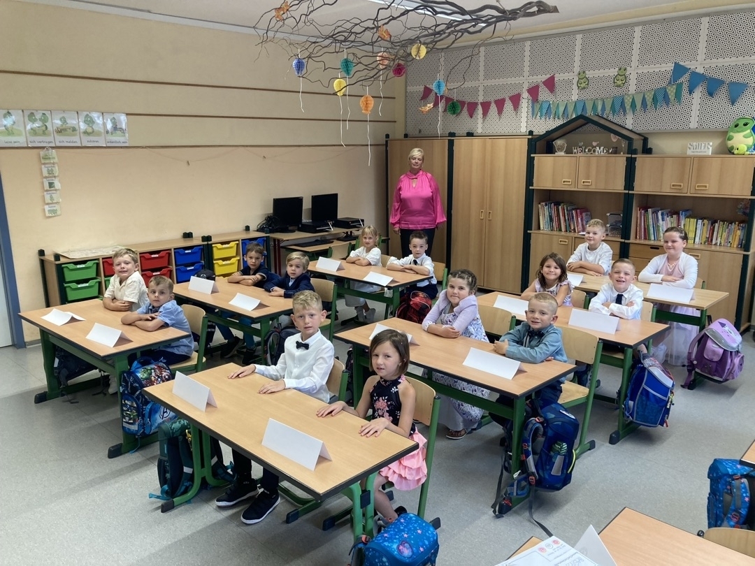 Bild: Klasse 1b im Klassenraum