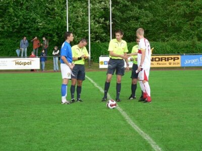 Foto des Albums: Einweihung Kunstrasen - Der Ball rollt!