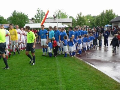 Foto des Albums: Einweihung Kunstrasen - Der Ball rollt!