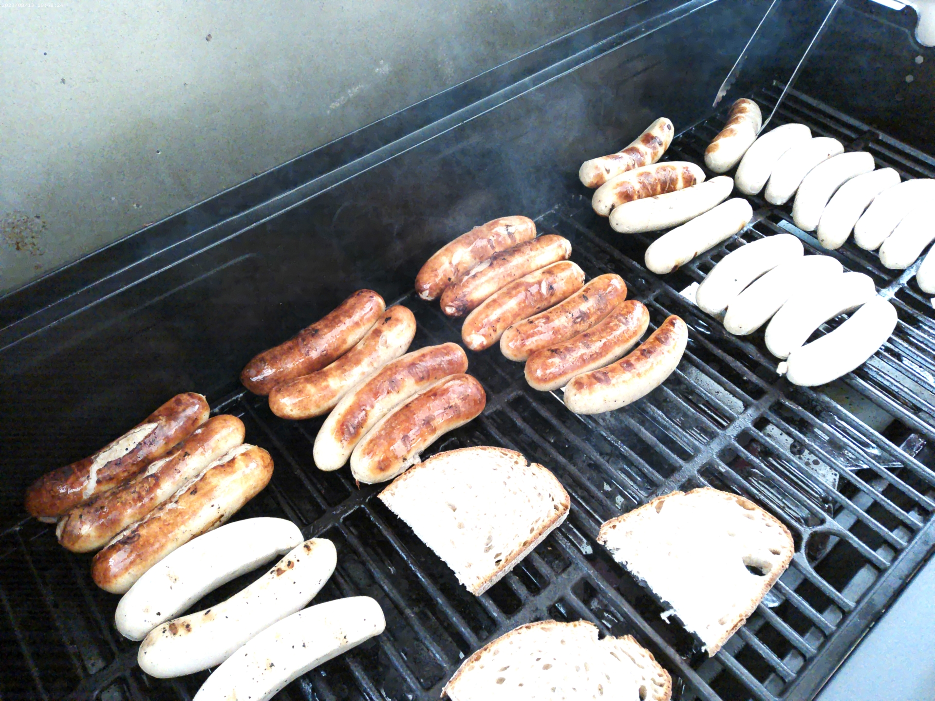 Bild: Die Bratwurst ist durch!