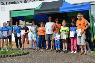 Foto des Albums: Siegerehrung bis Ende von LAUFEN FÜR WASSER 2023