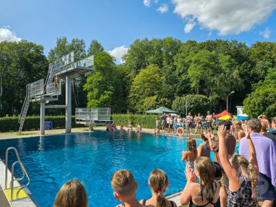 Foto des Albums: Neptunfest 2024 mit Sprungkunst und Schaumparadies