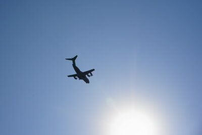 Flug in die Sonne - Airbus A400M  (Bild vergr&ouml;&szlig;ern)