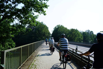 &Uuml;ber den Mittellandkanal bei Haste  (Bild vergr&ouml;&szlig;ern)