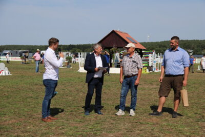 Ehrung Klaus Perle  (Bild vergr&ouml;&szlig;ern)