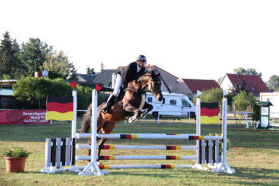 Hannes Petersen mit Anna  (Bild vergr&ouml;&szlig;ern)