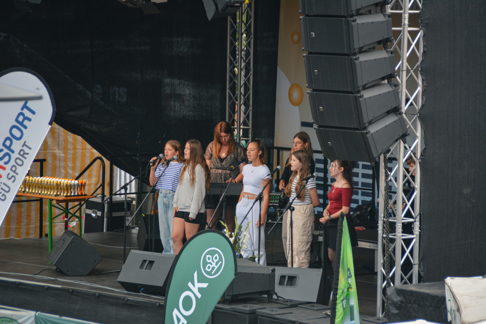 Bild: Die Schülerband der Pesta OS hatte einen ihrer ersten großen Auftritte beim Stadtfest.