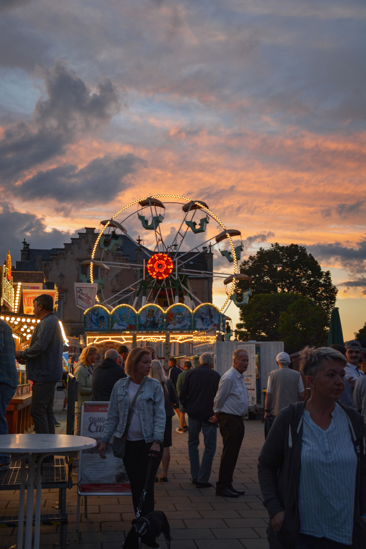 Bild: Ein schöner Sonnenuntergang sorgte am Sonntag für die passende Abendstimmung.