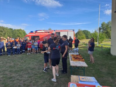 Foto des Albums: Nachtwanderung der Jugendfeuerwehren