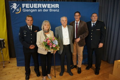 v.l.: Gerhard Wirth, Barbara Reif, Hans Reif, OB Dieter Henle, J&uuml;rgen Vogt  (Bild vergr&ouml;&szlig;ern)