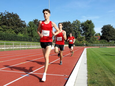 NLV OHA KM Mehrkampf 800m 01  (Bild vergr&ouml;&szlig;ern)