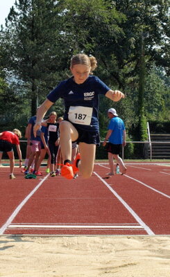 NLV OHA KM Mehrkampf Weitsprung 07  (Bild vergr&ouml;&szlig;ern)