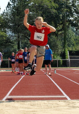NLV OHA KM Mehrkampf Weitsprung 08  (Bild vergr&ouml;&szlig;ern)