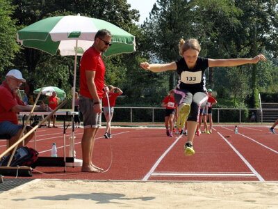 NLV OHA KM Mehrkampf Weitsprung 09  (Bild vergr&ouml;&szlig;ern)