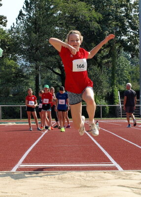 NLV OHA KM Mehrkampf Weitsprung 10  (Bild vergr&ouml;&szlig;ern)
