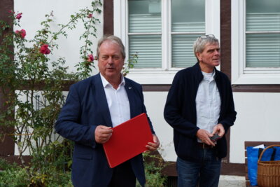 B&uuml;rgermeister Hr  Sch&uuml;nhof und Hr  Barth  (Bild vergr&ouml;&szlig;ern)