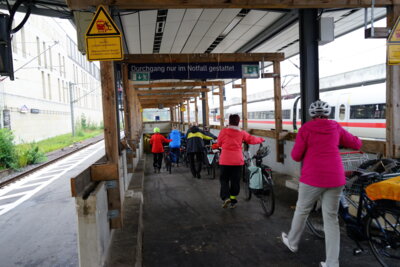 Wir d&uuml;rfen den Bahntunnel nutzen  (Bild vergr&ouml;&szlig;ern)
