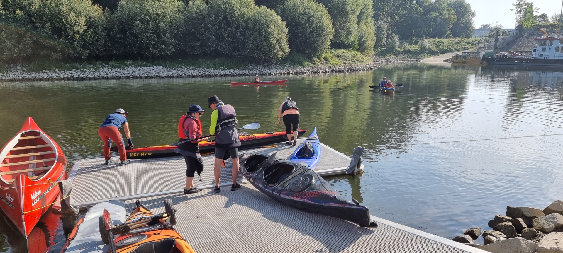 Bild: Die ersten sind schon im Wasser