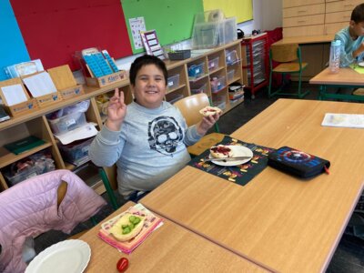 Foto des Albums: Gemeinsames Frühstück mit den Klassen 3a und 3b