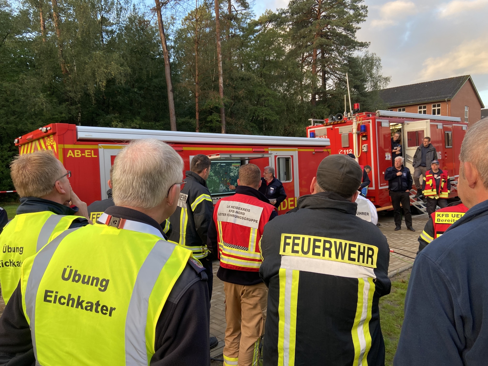 Bild: Einsatzleitung Befehlsgabe Fuehrungskraefte