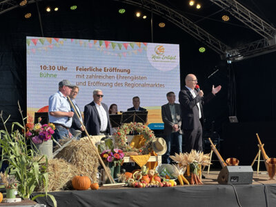 Kreis-Erntefest in Peickwitz 2024 - Er&ouml;ffnung - Ministerpr&auml;sident Dietmar Woidke - Foto Landkreis Nora Bielitz  (Bild vergr&ouml;&szlig;ern)