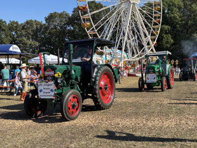 Kreis-Erntefest in Peickwitz 2024 - Festumzug - Dorfclub Brieske (01) - Foto Landkreis Marlen Weser  (Bild vergr&ouml;&szlig;ern)