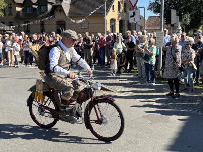 Kreis-Erntefest in Peickwitz 2024 - Festumzug - Erntedieb (01) - Foto Landkreis Marlen Weser  (Bild vergr&ouml;&szlig;ern)