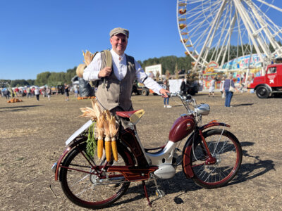 Kreis-Erntefest in Peickwitz 2024 - Festumzug - Erntedieb (02) - Foto Landkreis Sarah Werner  (Bild vergr&ouml;&szlig;ern)