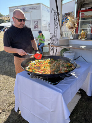 Kreis-Erntefest in Peickwitz 2024 - Regionalmarkt kulinarisch - Foto Landkreis Marlen Weser  (Bild vergr&ouml;&szlig;ern)
