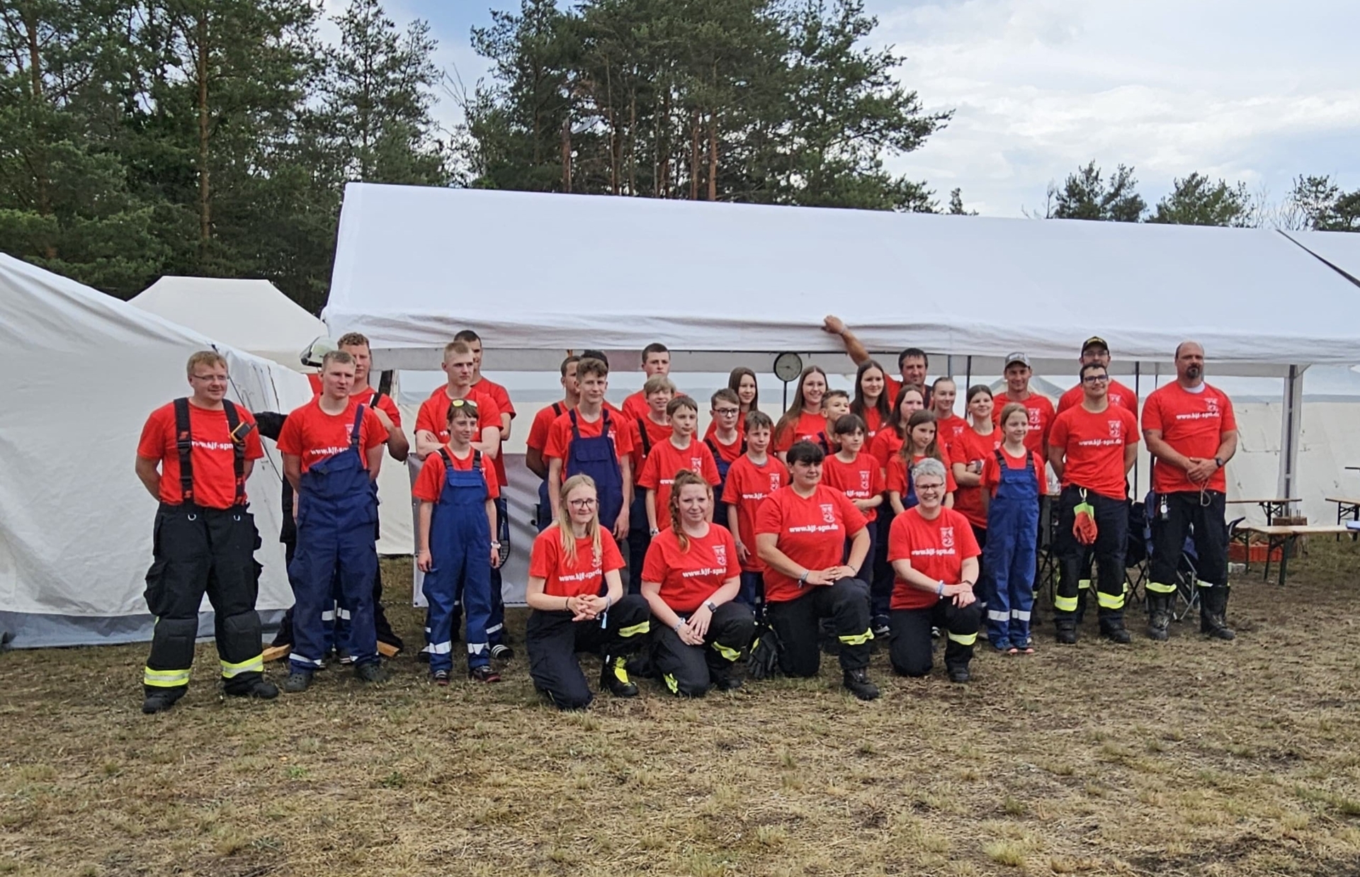 Bild: Gruppenbild im Kreisjugendlager in Welzow