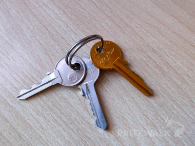 Schl&uuml;ssel, gefunden am 21. Januar 2026 in der Bahnhofstra&szlig;e auf einem Schaltkasten. Foto: Stadt Pritzwalk  (Bild vergr&ouml;&szlig;ern)