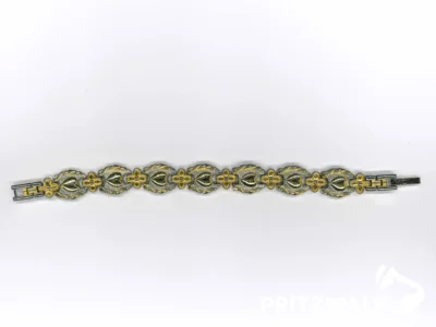 Armband, gefunden Ende August 2026 vor dem Schmuckladen  (Bild vergr&ouml;&szlig;ern)