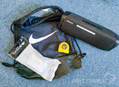 Rucksack mit Lautsprecher, Ma&szlig;band und Schutzbrille, gefunden am 29. April 2026  (Bild vergr&ouml;&szlig;ern)