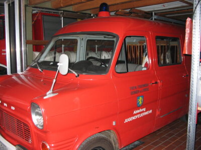 Erstes Jugendfeuerwehrfahrzeug, ein TSF  (Bild vergr&ouml;&szlig;ern)