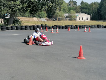Go kart fahren  (Bild vergr&ouml;&szlig;ern)